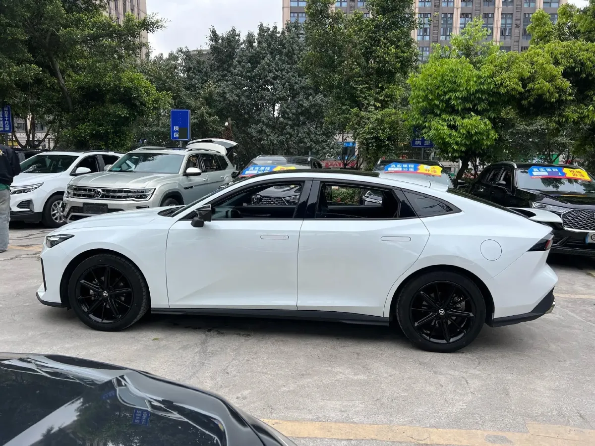 2022 ChangAn UNI-V 1.5T 188HP L4 7DCT,autocango,china used car exporter,china ev exporter,chinese used car exporter,chinese used ev exporter