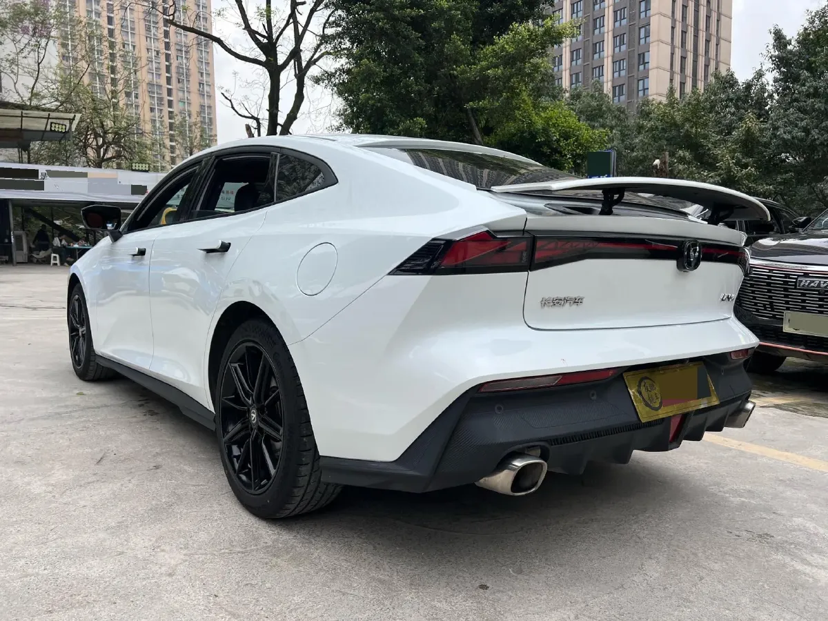 2022 ChangAn UNI-V 1.5T 188HP L4 7DCT,autocango,china used car exporter,china ev exporter,chinese used car exporter,chinese used ev exporter