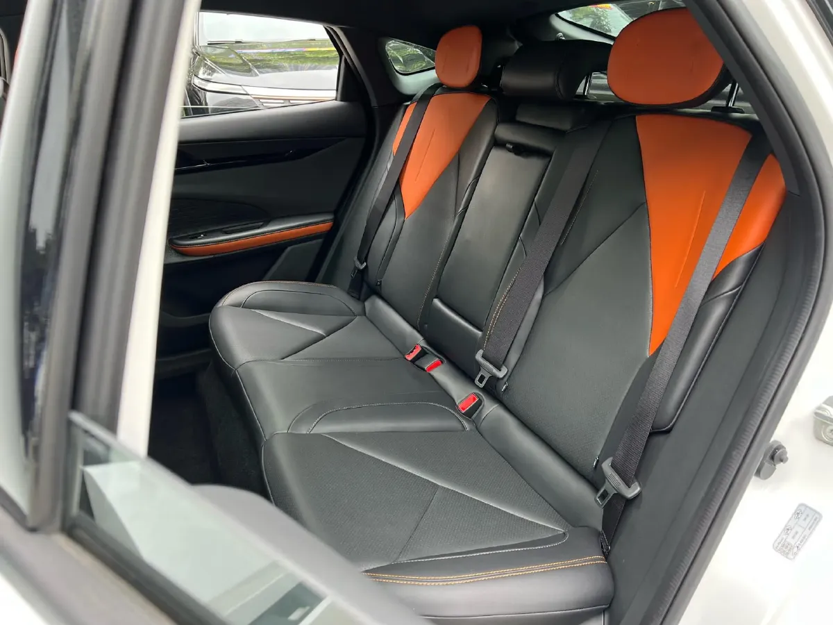 2022 ChangAn UNI-V 1.5T 188HP L4 7DCT,autocango,china used car exporter,china ev exporter,chinese used car exporter,chinese used ev exporter