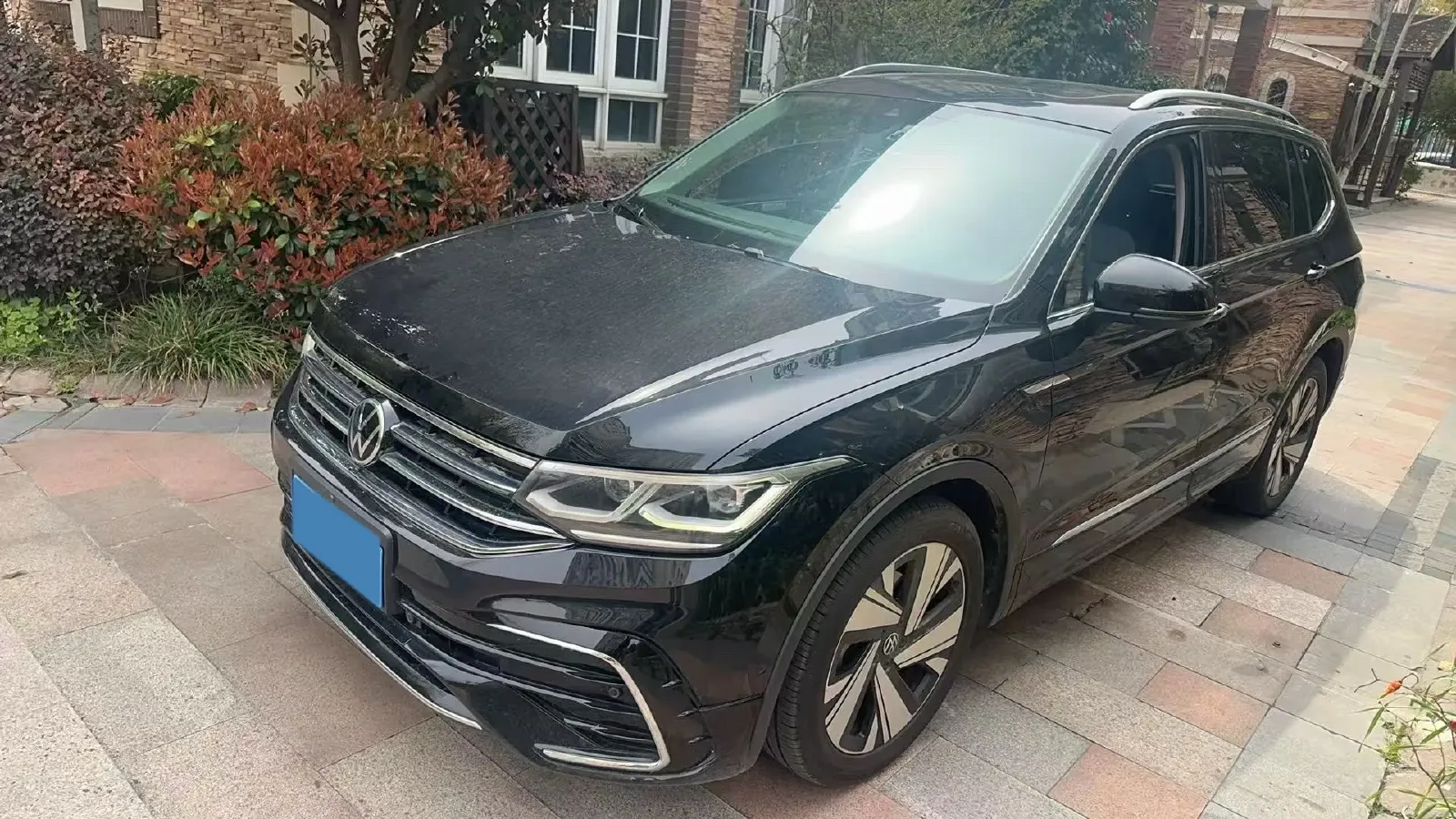 2023 Volkswagen Tiguan L 2.0T 220HP L4 7DCT,autocango,china used car exporter,china ev exporter,chinese used car exporter,chinese used ev exporter