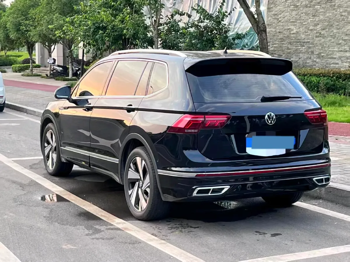 2023 Volkswagen Tiguan L 2.0T 186HP L4 7DCT,autocango,china used car exporter,china ev exporter,chinese used car exporter,chinese used ev exporter