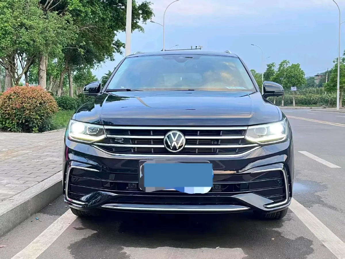 2023 Volkswagen Tiguan L 2.0T 186HP L4 7DCT,autocango,china used car exporter,china ev exporter,chinese used car exporter,chinese used ev exporter