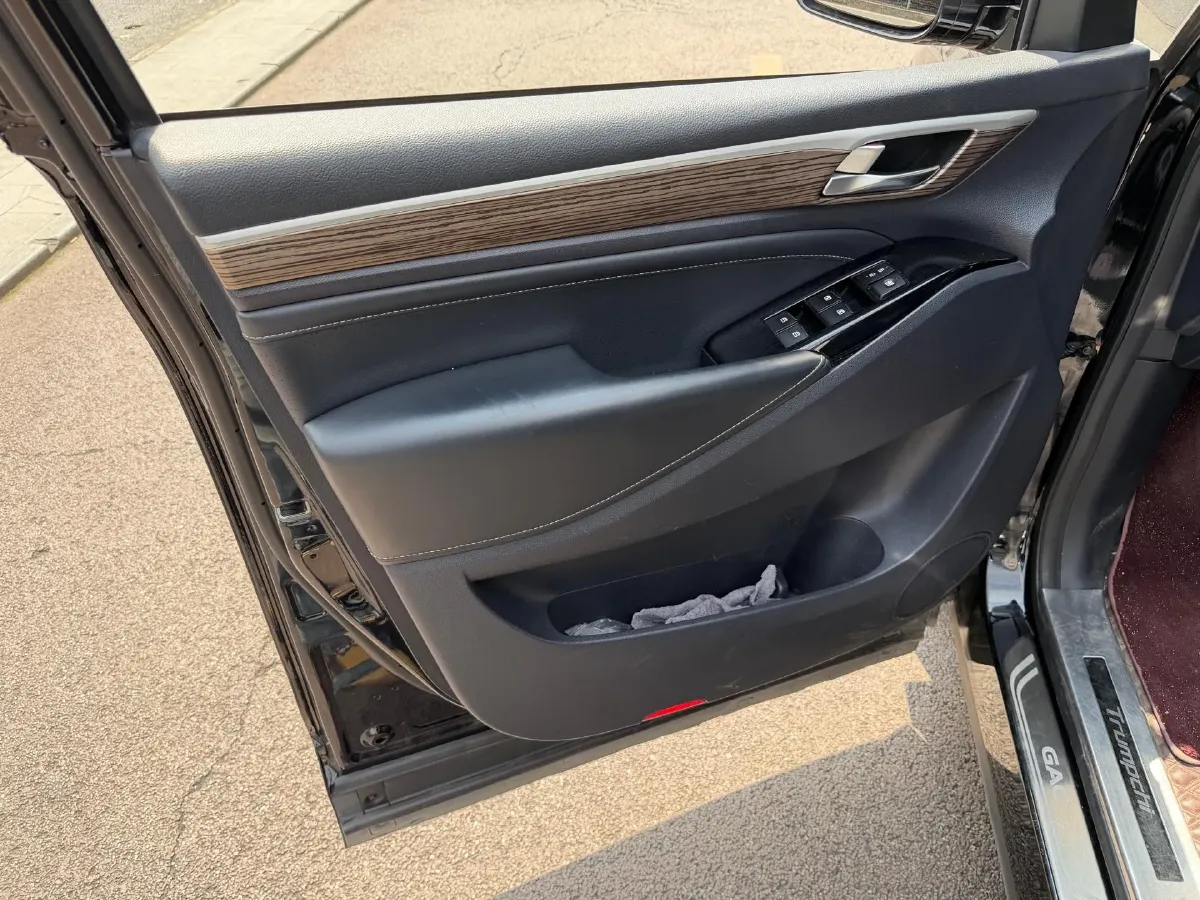 2021 GAC Trumpchi M8 2.0T 252HP L4 8AT,autocango,china used car exporter,china ev exporter,chinese used car exporter,chinese used ev exporter