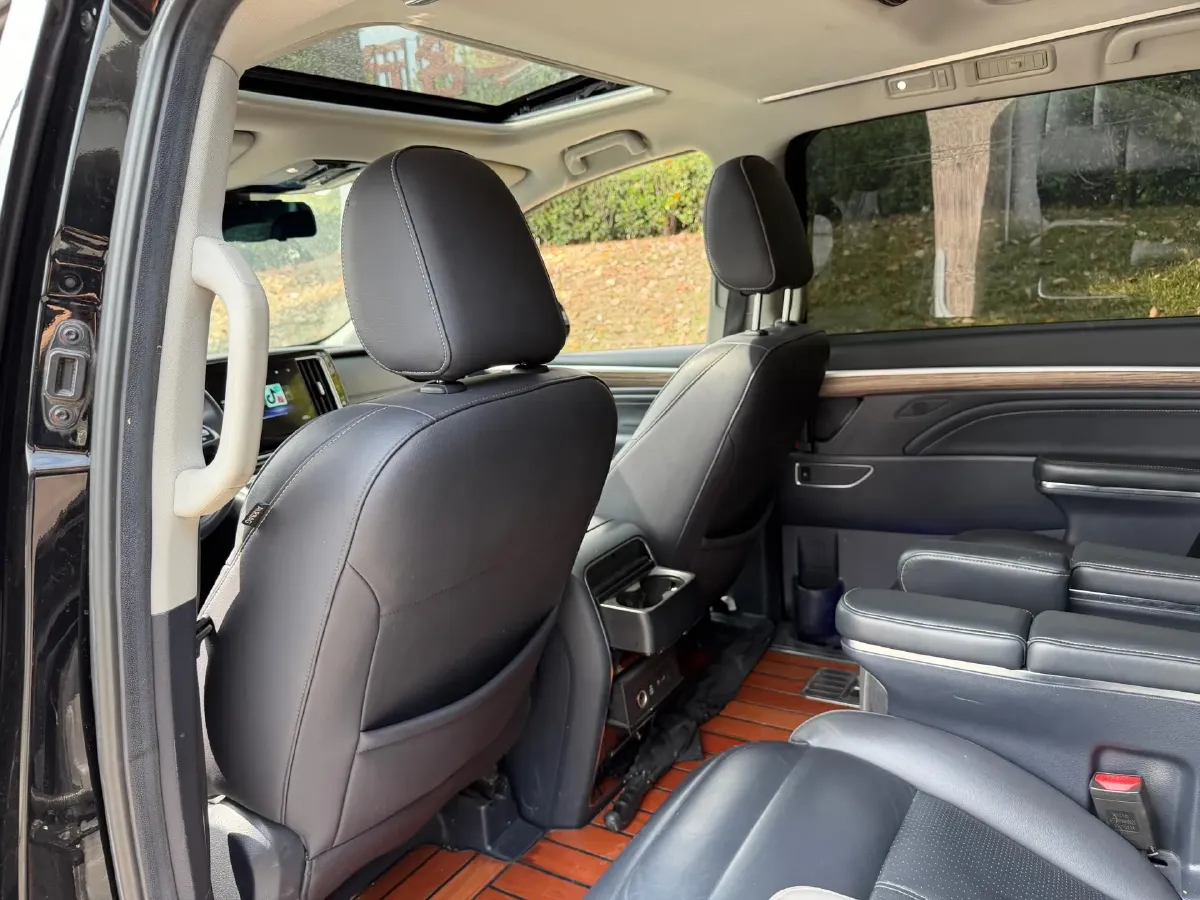 2021 GAC Trumpchi M8 2.0T 252HP L4 8AT,autocango,china used car exporter,china ev exporter,chinese used car exporter,chinese used ev exporter