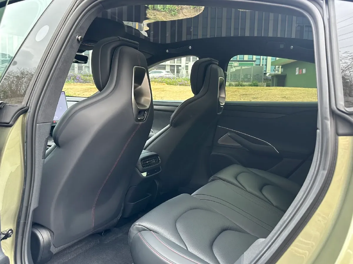 2024 MI SU7 BEV 101KWH,autocango,china used car exporter,china ev exporter,chinese used car exporter,chinese used ev exporter