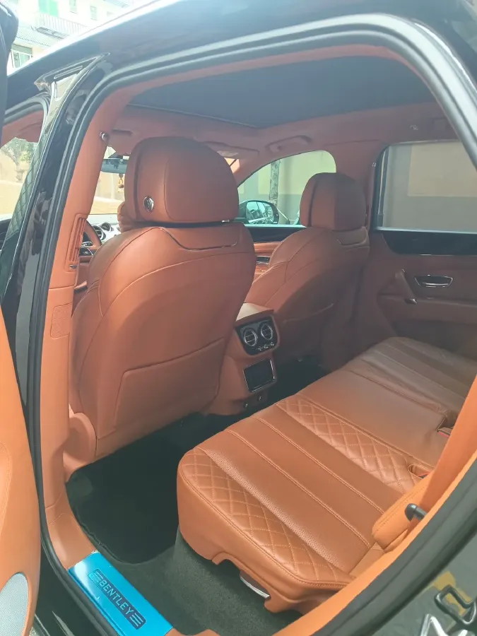 2017 Bentley Bentayga 6.0T 608HP W12 8AT,autocango,china used car exporter,china ev exporter,chinese used car exporter,chinese used ev exporter