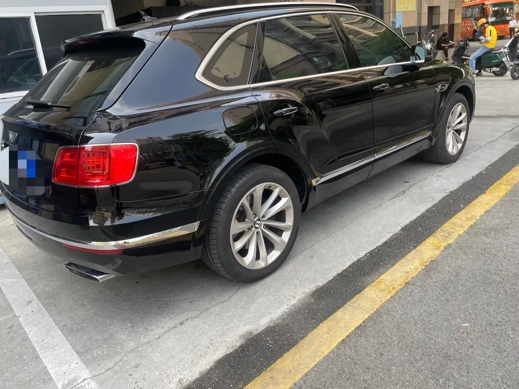 2017 Bentley Bentayga 6.0T 608HP W12 8AT,autocango,china used car exporter,china ev exporter,chinese used car exporter,chinese used ev exporter