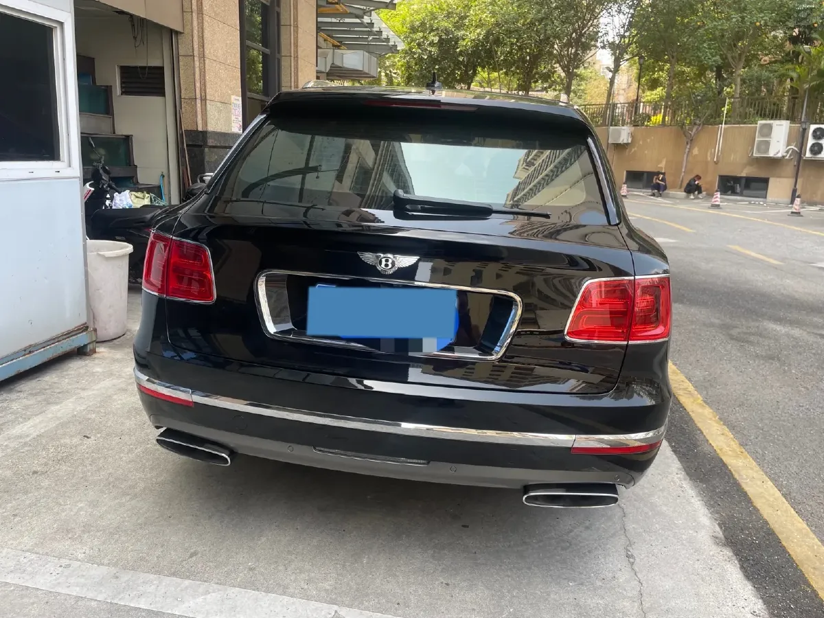 2017 Bentley Bentayga 6.0T 608HP W12 8AT,autocango,china used car exporter,china ev exporter,chinese used car exporter,chinese used ev exporter
