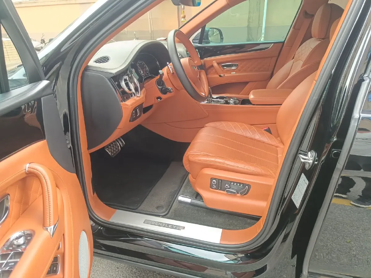 2017 Bentley Bentayga 6.0T 608HP W12 8AT,autocango,china used car exporter,china ev exporter,chinese used car exporter,chinese used ev exporter