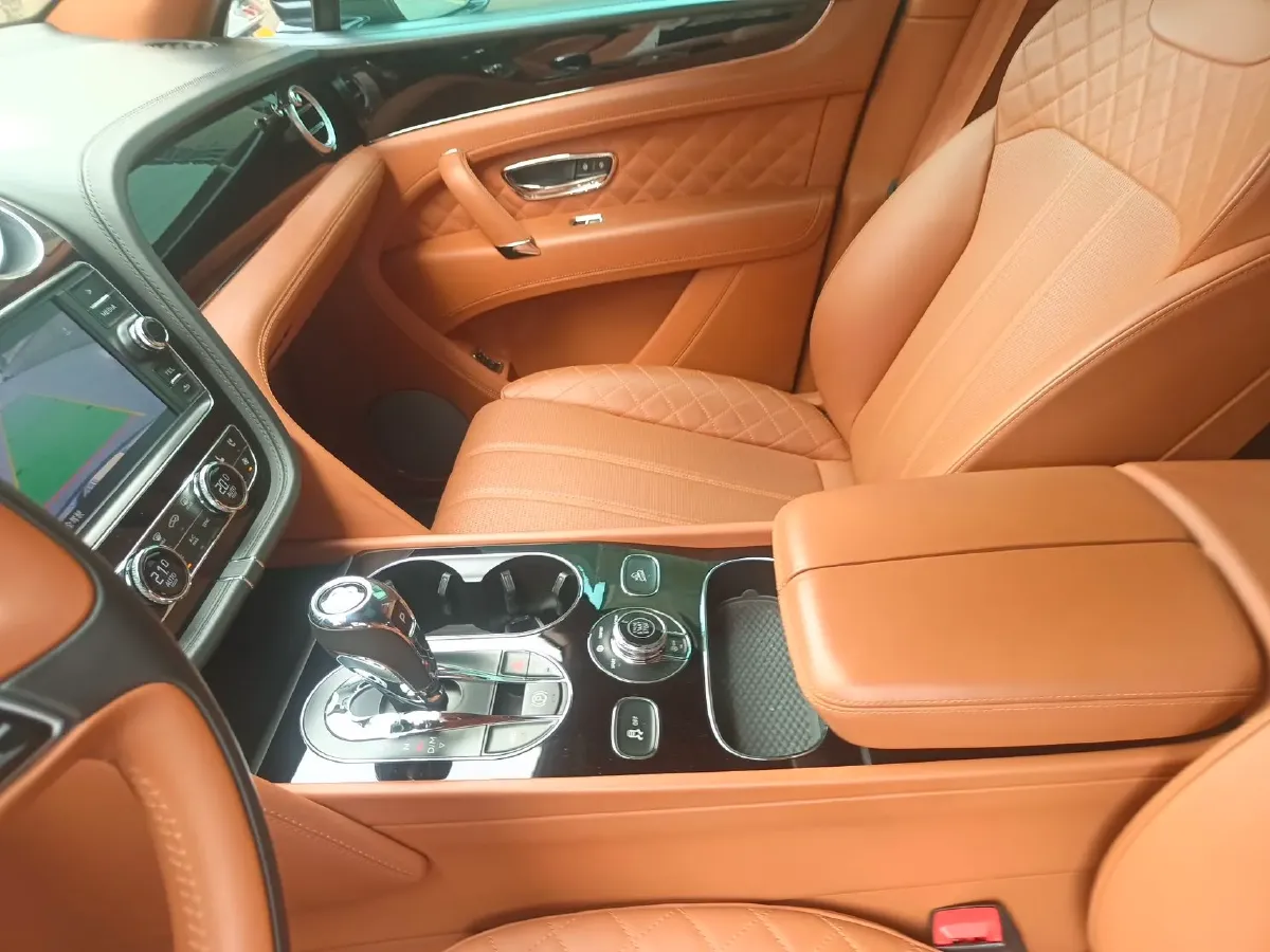 2017 Bentley Bentayga 6.0T 608HP W12 8AT,autocango,china used car exporter,china ev exporter,chinese used car exporter,chinese used ev exporter