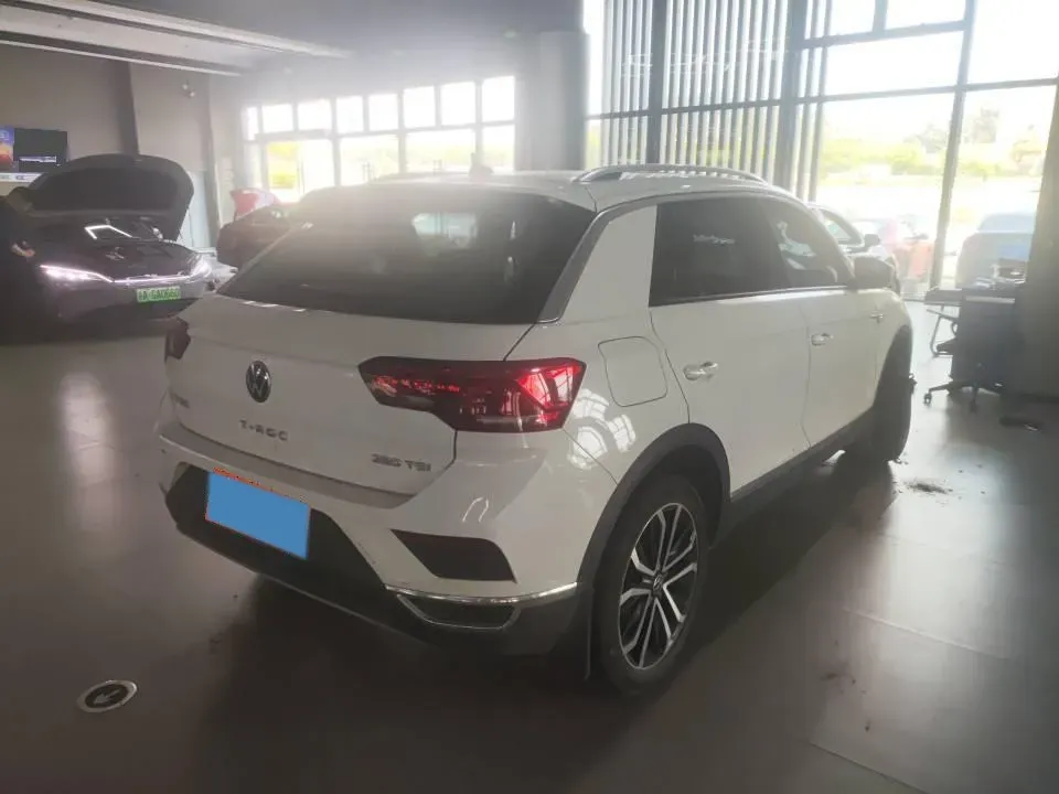 2021 Volkswagen T-Roc 1.4T 150HP L4 7DCT,autocango,china used car exporter,china ev exporter,chinese used car exporter,chinese used ev exporter