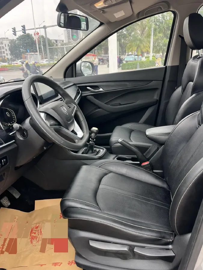 2018 BaoJun 360 1.5L 112HP L4 6MT,autocango,china used car exporter,china ev exporter,chinese used car exporter,chinese used ev exporter
