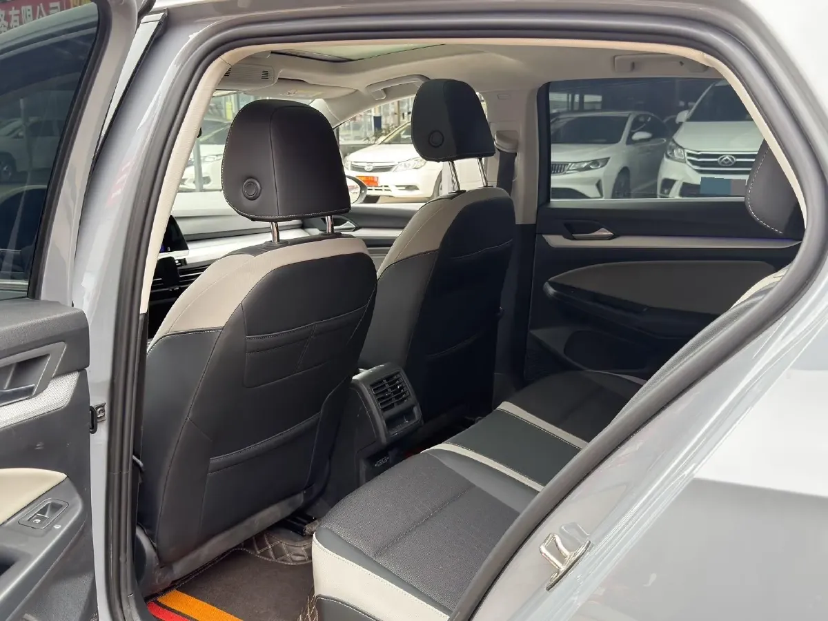 2023 Volkswagen Golf 1.4T 150HP L4 7DCT,autocango,china used car exporter,china ev exporter,chinese used car exporter,chinese used ev exporter