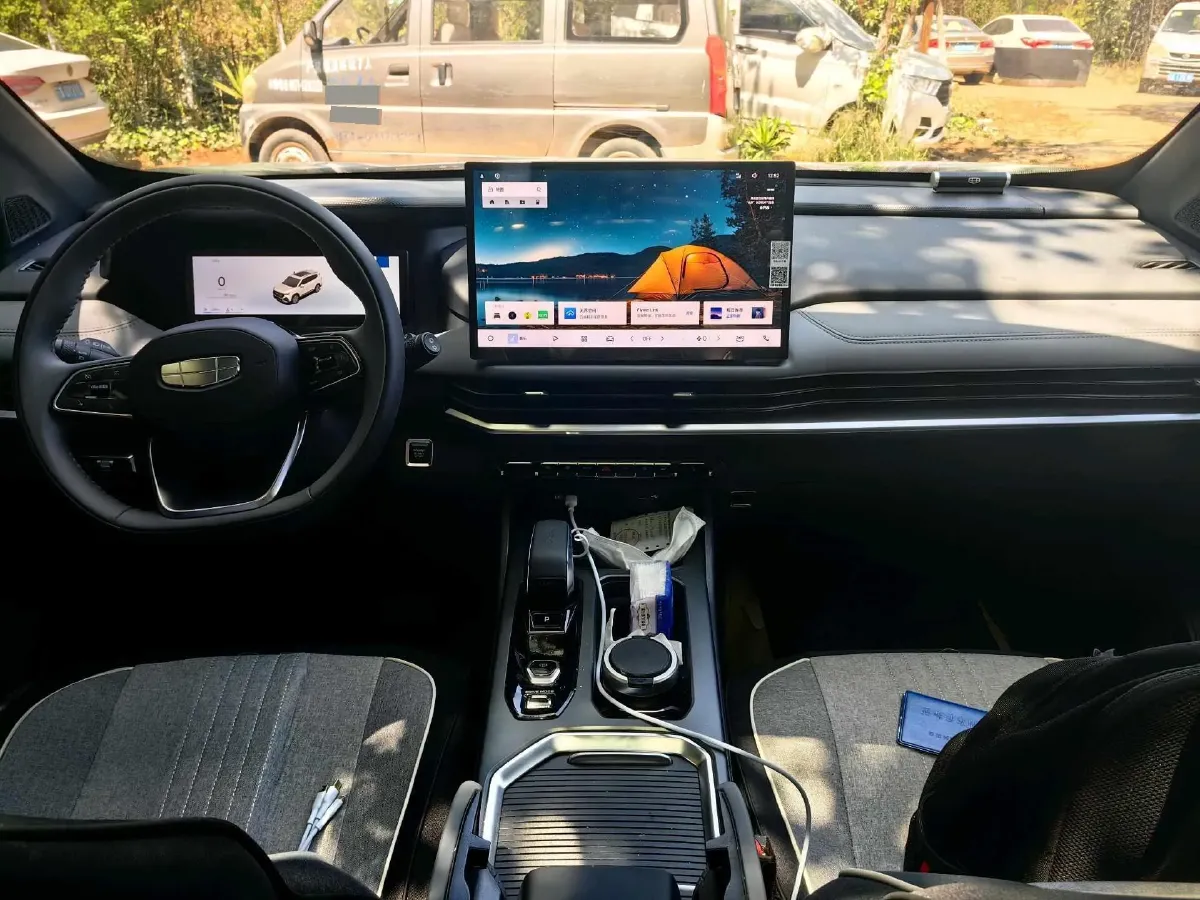 2026 Geely Okavango L 1.5T 181HP L4 7DCT,autocango,china used car exporter,china ev exporter,chinese used car exporter,chinese used ev exporter
