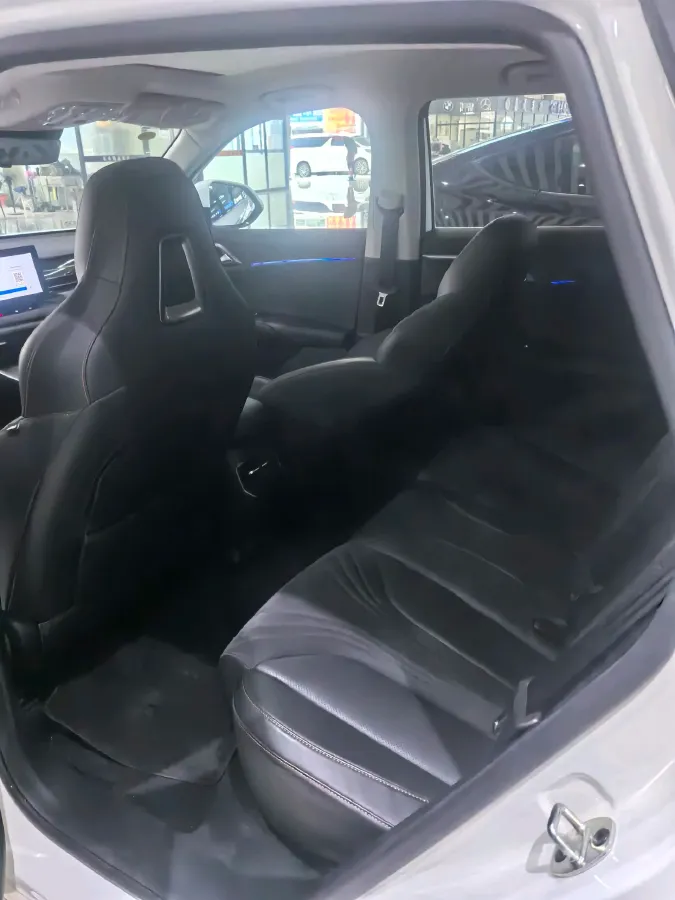 2024 Roewe D5X DMH 1.5T 150HP L4 2DHT PHEV 21.4KWH,autocango,china used car exporter,china ev exporter,chinese used car exporter,chinese used ev exporter