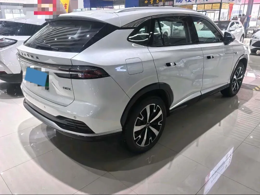 2024 Roewe D5X DMH 1.5T 150HP L4 2DHT PHEV 21.4KWH,autocango,china used car exporter,china ev exporter,chinese used car exporter,chinese used ev exporter
