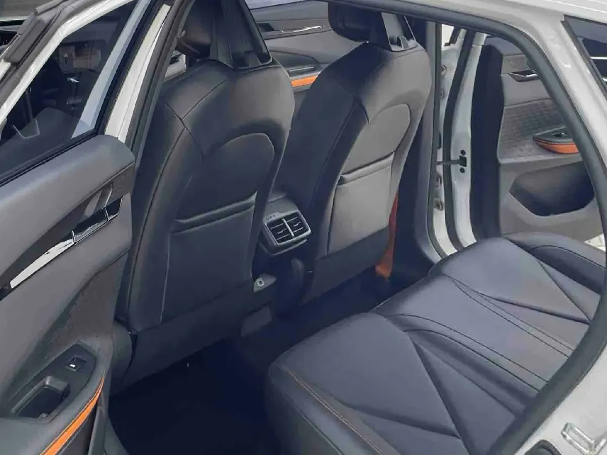 2022 ChangAn UNI-V 1.5T 188HP L4 7DCT,autocango,china used car exporter,china ev exporter,chinese used car exporter,chinese used ev exporter