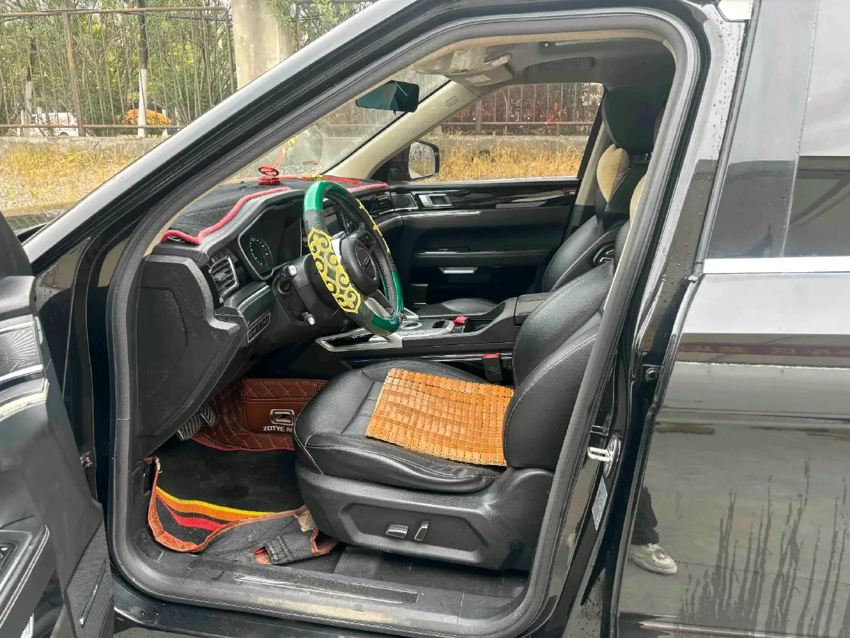 2017 Zotye T700 1.8T 177HP L4 6DCT,autocango,china used car exporter,china ev exporter,chinese used car exporter,chinese used ev exporter