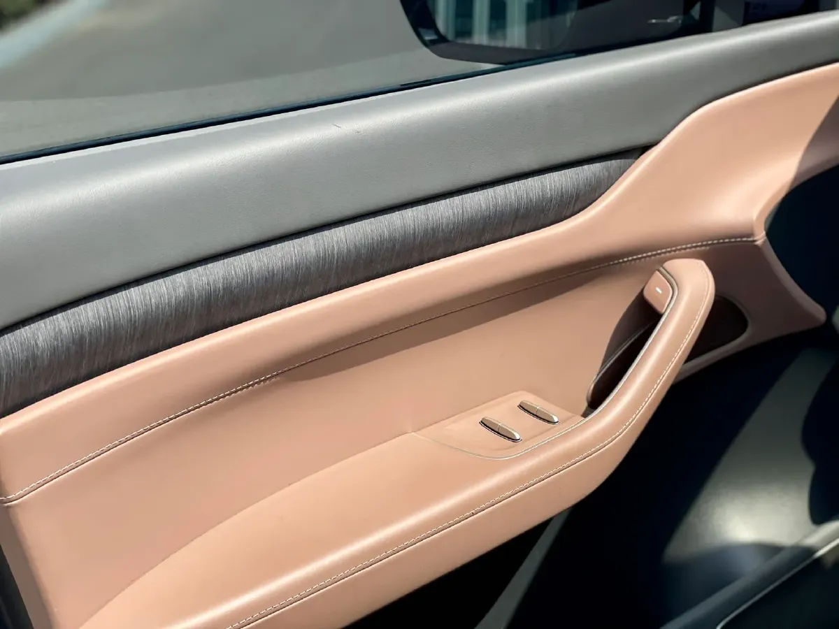 2024 Porsche Macan All-Electric BEV 100KWH,autocango,china used car exporter,china ev exporter,chinese used car exporter,chinese used ev exporter