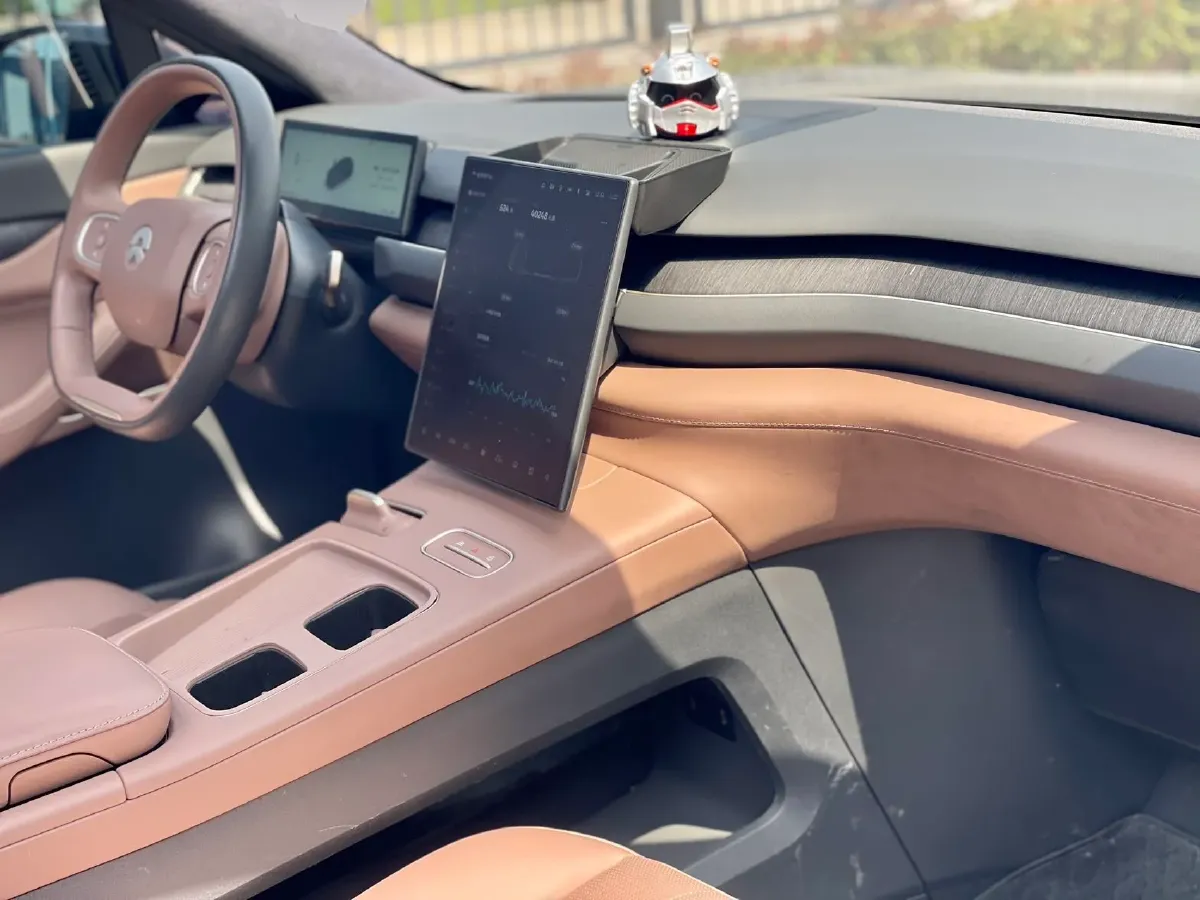 2024 Porsche Macan All-Electric BEV 100KWH,autocango,china used car exporter,china ev exporter,chinese used car exporter,chinese used ev exporter