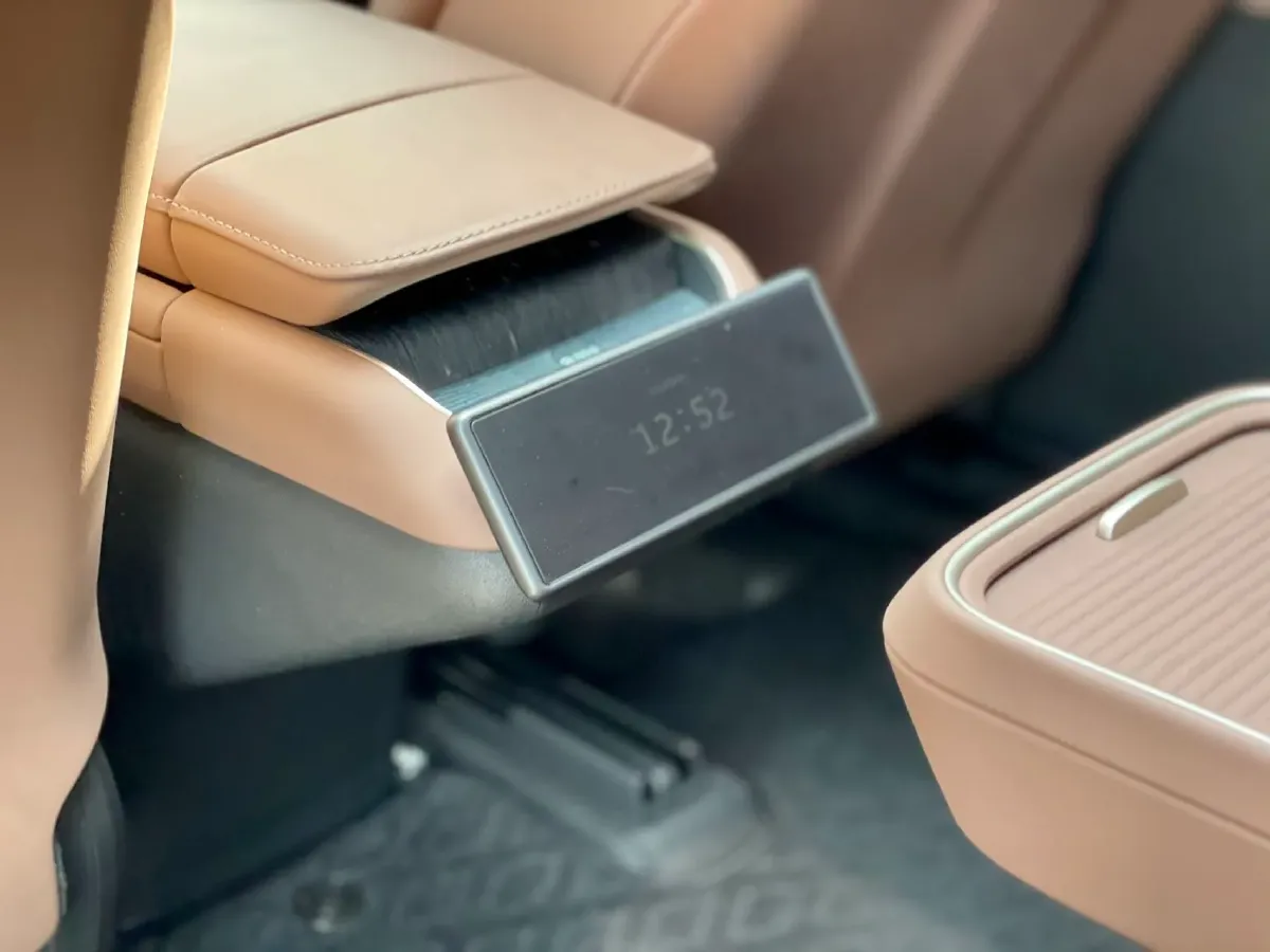 2024 Porsche Macan All-Electric BEV 100KWH,autocango,china used car exporter,china ev exporter,chinese used car exporter,chinese used ev exporter