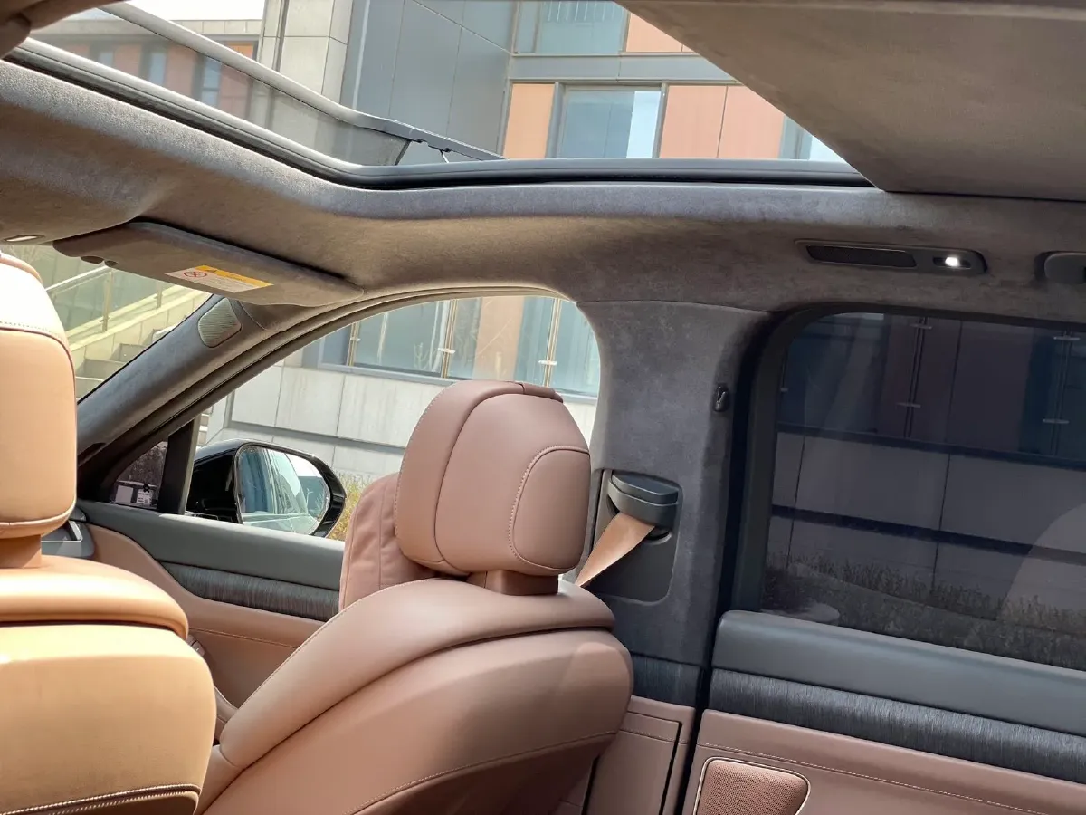 2024 Porsche Macan All-Electric BEV 100KWH,autocango,china used car exporter,china ev exporter,chinese used car exporter,chinese used ev exporter