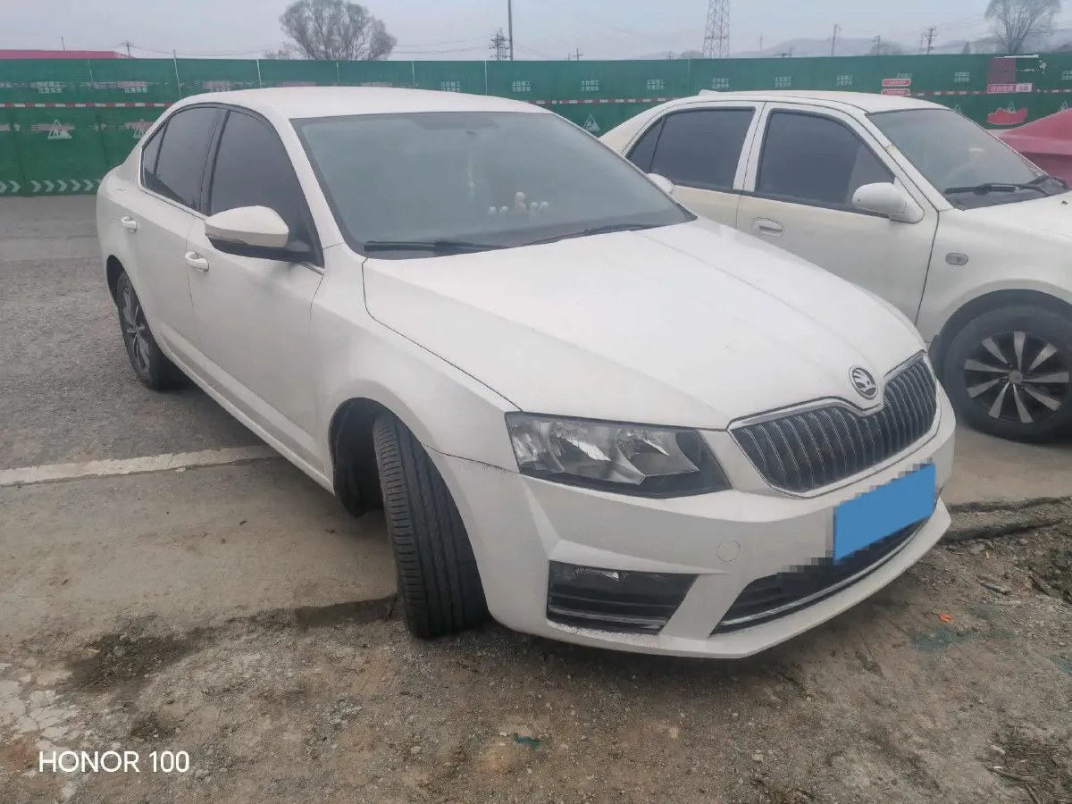 2017 Skoda Octavia 1.6L 110HP L4 5MT,autocango,china used car exporter,china ev exporter,chinese used car exporter,chinese used ev exporter