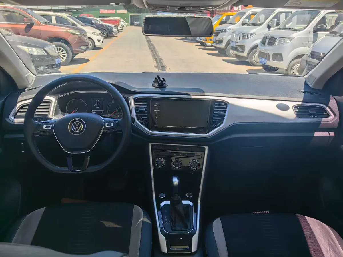 2022 Volkswagen T-Roc 1.4T 150HP L4 7DCT,autocango,china used car exporter,china ev exporter,chinese used car exporter,chinese used ev exporter