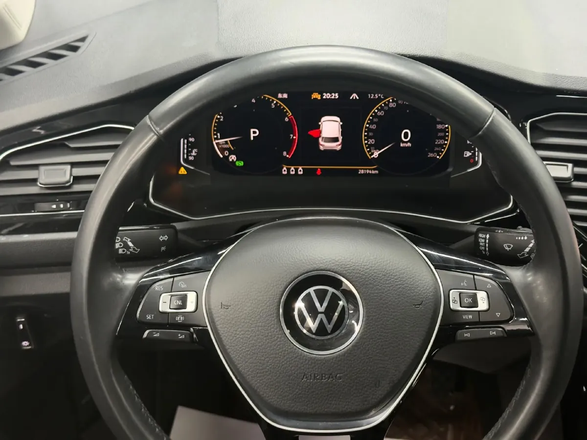 2022 Volkswagen T-Roc 1.4T 150HP L4 7DCT,autocango,china used car exporter,china ev exporter,chinese used car exporter,chinese used ev exporter