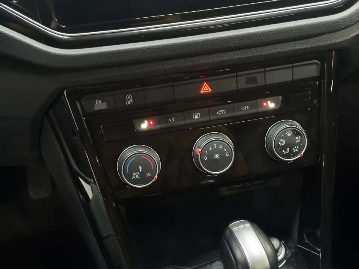 2022 Volkswagen T-Roc 1.4T 150HP L4 7DCT,autocango,china used car exporter,china ev exporter,chinese used car exporter,chinese used ev exporter