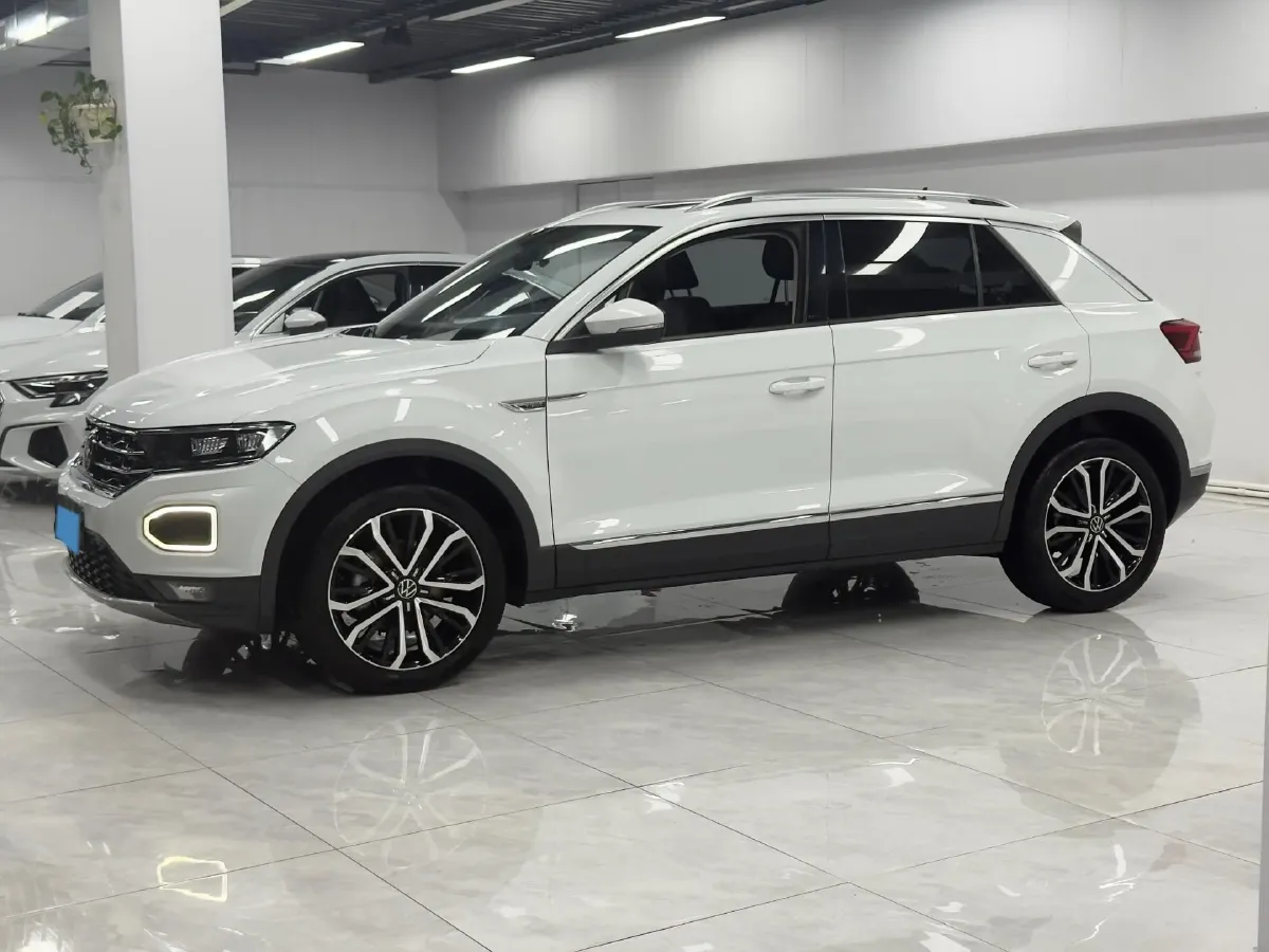 2022 Volkswagen T-Roc 1.4T 150HP L4 7DCT,autocango,china used car exporter,china ev exporter,chinese used car exporter,chinese used ev exporter