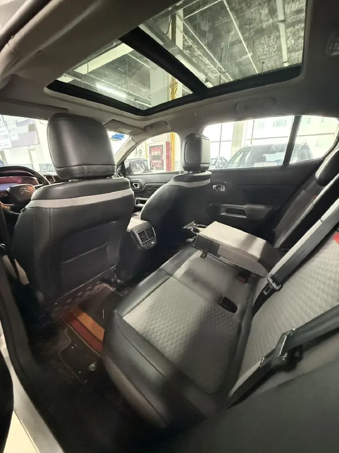 2017 Citroen C5 Aircross 1.6T 167HP L4 6AT,autocango,china used car exporter,china ev exporter,chinese used car exporter,chinese used ev exporter