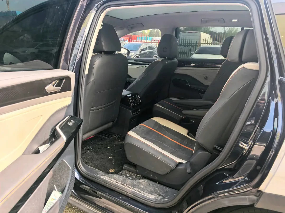 2022 Volkswagen ID.6 Crozz BEV 84.8KWH,autocango,china used car exporter,china ev exporter,chinese used car exporter,chinese used ev exporter