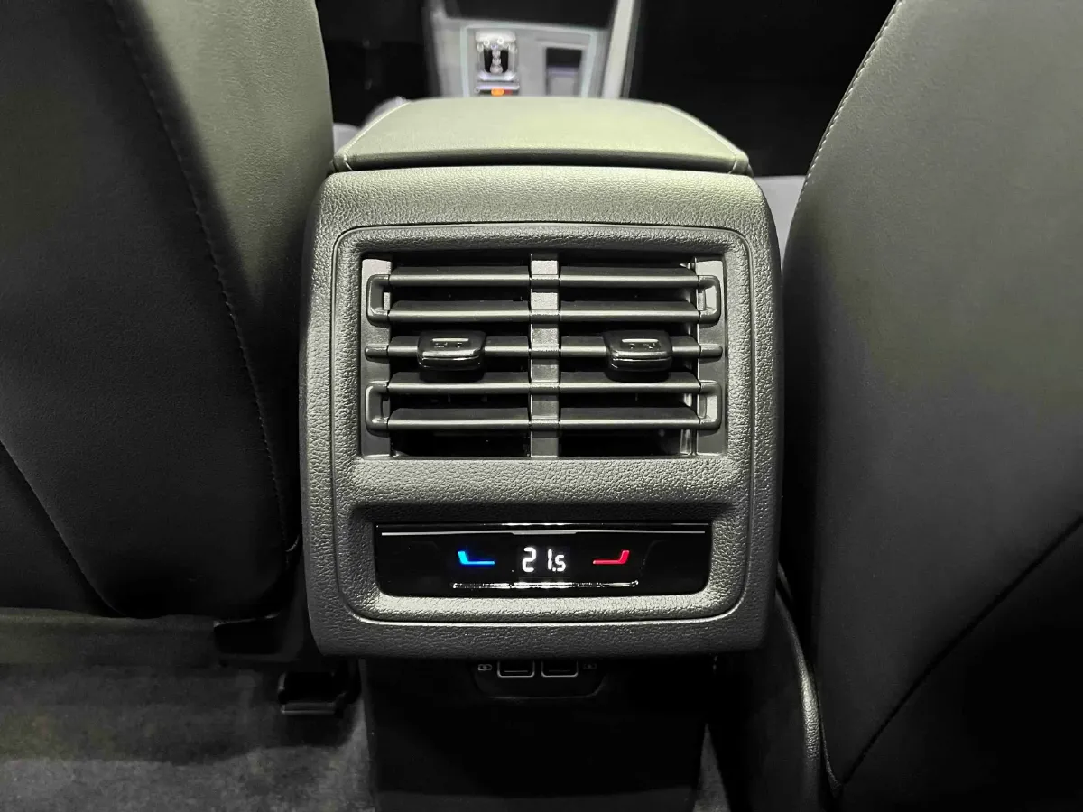 2023 Volkswagen Golf 1.4T 150HP L4 7DCT,autocango,china used car exporter,china ev exporter,chinese used car exporter,chinese used ev exporter