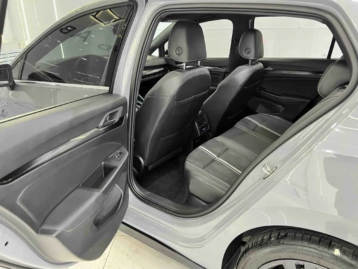 2023 Volkswagen Golf 1.4T 150HP L4 7DCT,autocango,china used car exporter,china ev exporter,chinese used car exporter,chinese used ev exporter