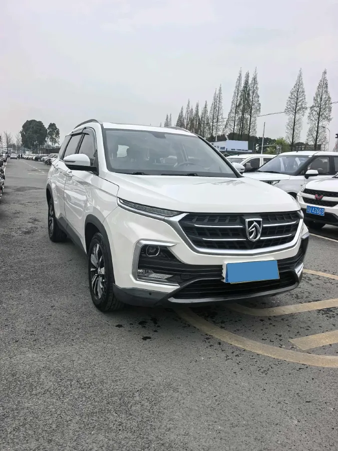 2019 BaoJun 530 1.5T 151HP L4 CVT,autocango,china used car exporter,china ev exporter,chinese used car exporter,chinese used ev exporter