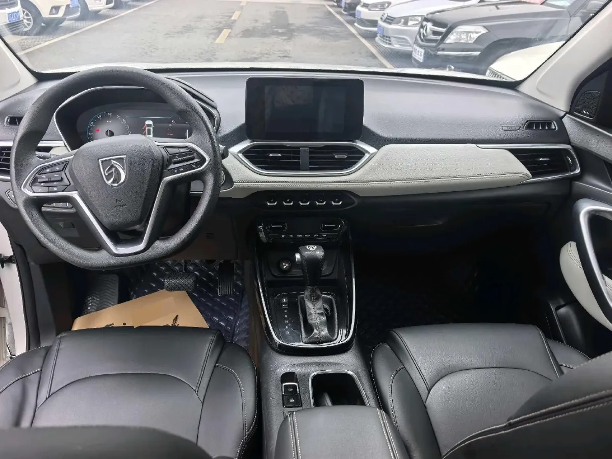 2019 BaoJun 530 1.5T 151HP L4 CVT,autocango,china used car exporter,china ev exporter,chinese used car exporter,chinese used ev exporter