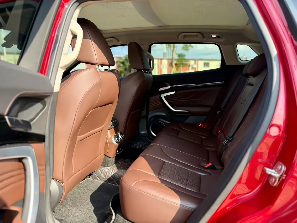 2017 WEY VV7 2.0T 234HP L4 7DCT,autocango,china used car exporter,china ev exporter,chinese used car exporter,chinese used ev exporter