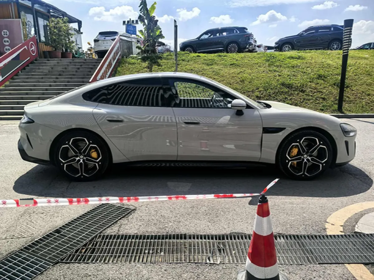 2024 MI SU7 BEV 73.6KWH,autocango,china used car exporter,china ev exporter,chinese used car exporter,chinese used ev exporter