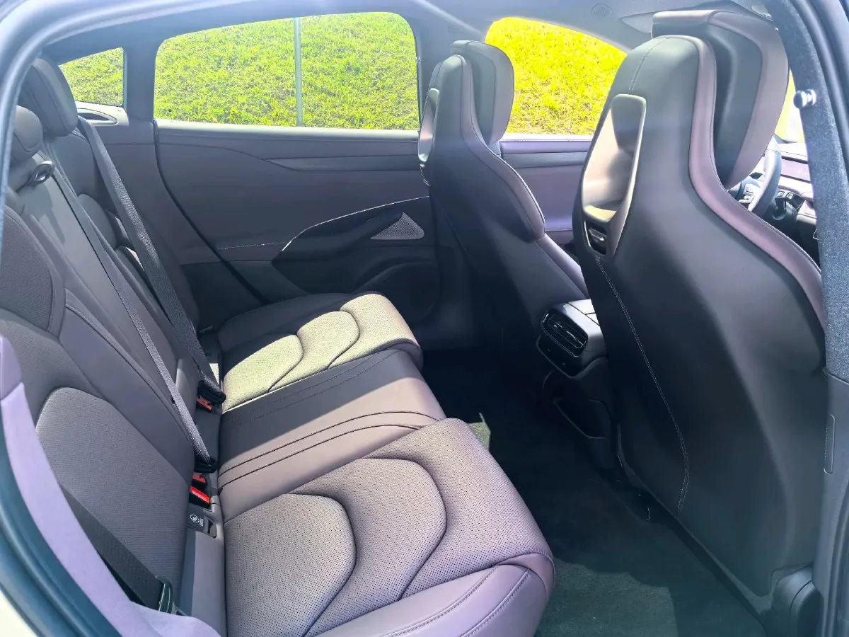 2024 MI SU7 BEV 73.6KWH,autocango,china used car exporter,china ev exporter,chinese used car exporter,chinese used ev exporter