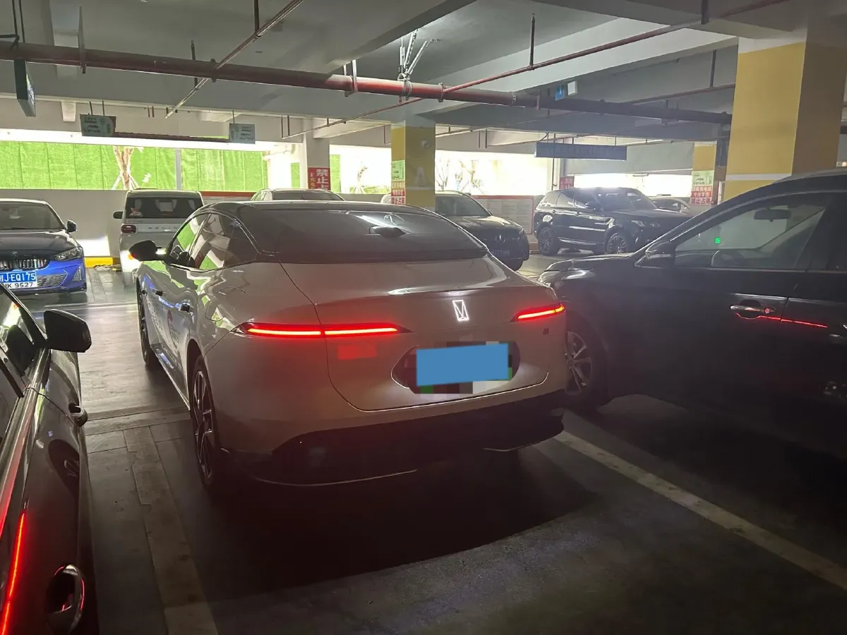 2025 Avatr 06 BEV,autocango,china used car exporter,china ev exporter,chinese used car exporter,chinese used ev exporter