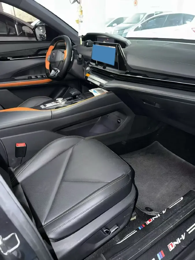 2022 ChangAn UNI-V 1.5T 188HP L4 7DCT,autocango,china used car exporter,china ev exporter,chinese used car exporter,chinese used ev exporter