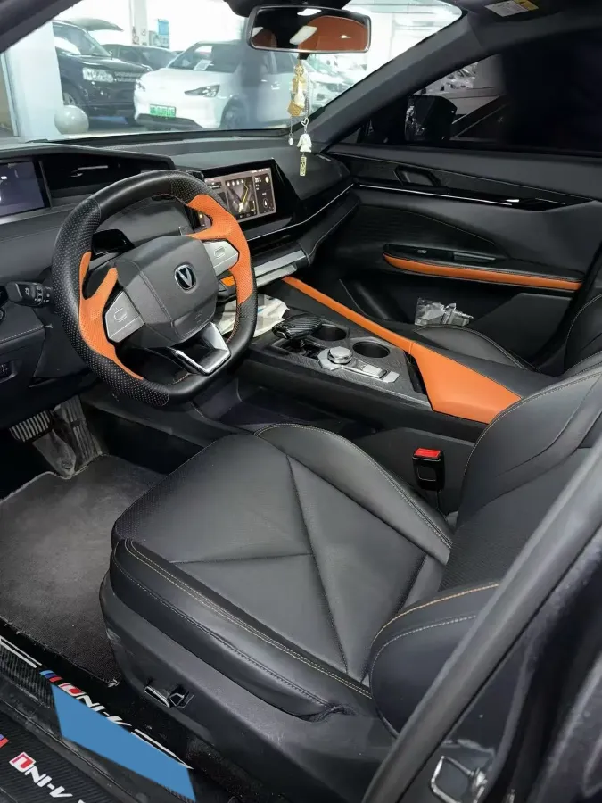 2022 ChangAn UNI-V 1.5T 188HP L4 7DCT,autocango,china used car exporter,china ev exporter,chinese used car exporter,chinese used ev exporter