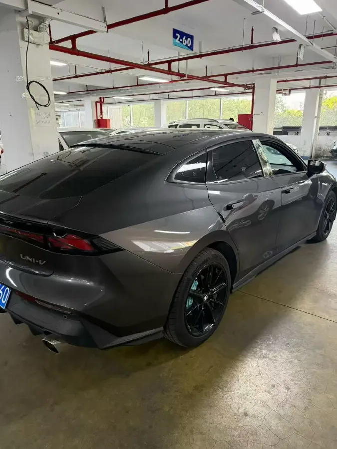 2022 ChangAn UNI-V 1.5T 188HP L4 7DCT,autocango,china used car exporter,china ev exporter,chinese used car exporter,chinese used ev exporter