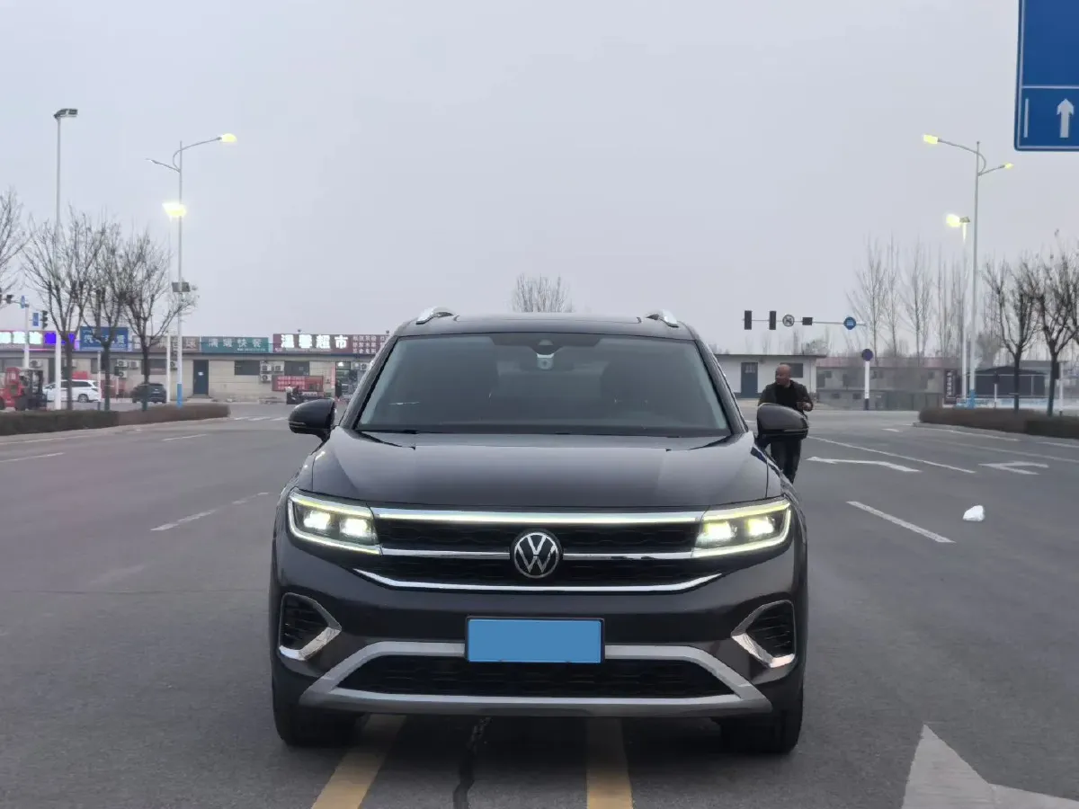 2022 Volkswagen Talagon 2.5T 299HP V6 7DCT,autocango,china used car exporter,china ev exporter,chinese used car exporter,chinese used ev exporter