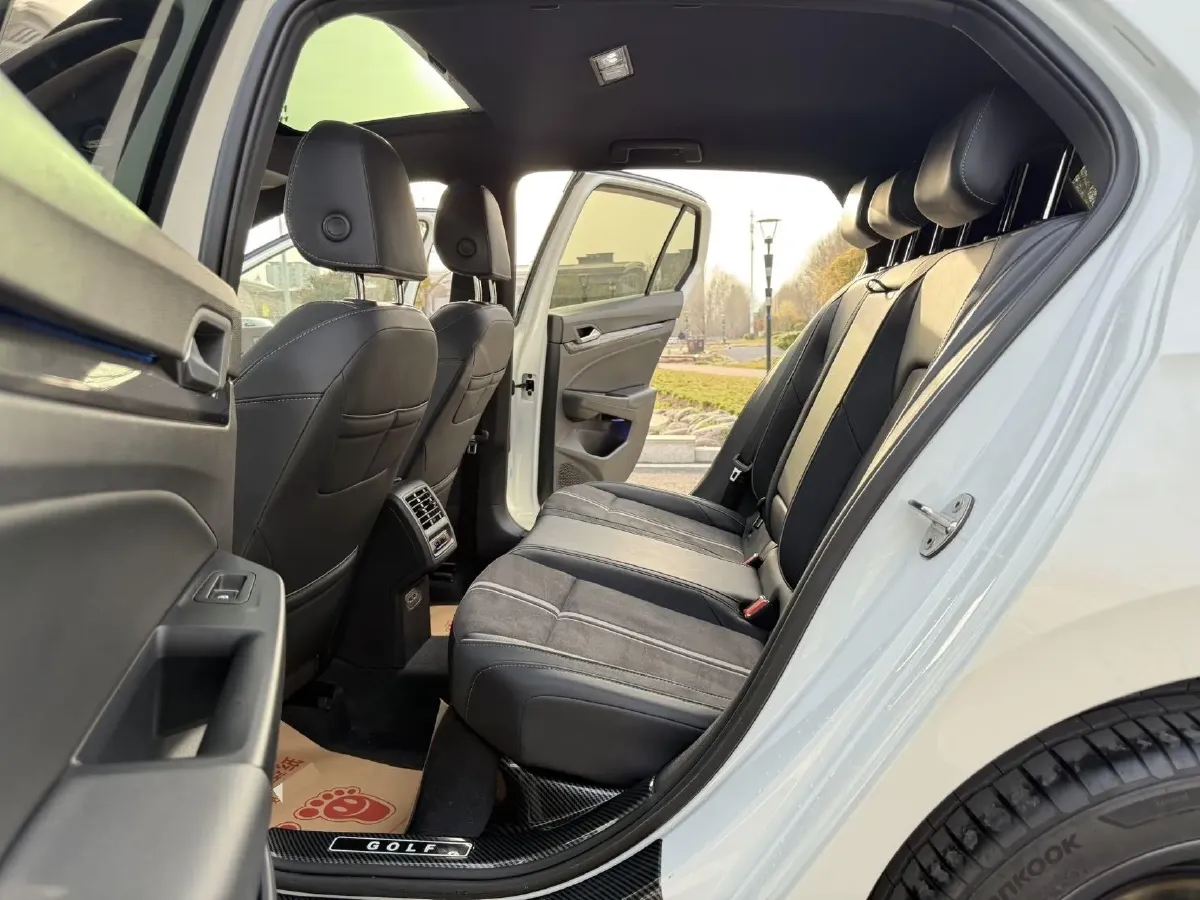 2023 Volkswagen Golf 1.4T 150HP L4 7DCT,autocango,china used car exporter,china ev exporter,chinese used car exporter,chinese used ev exporter