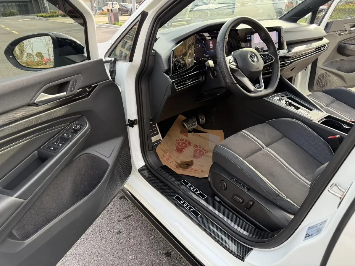 2023 Volkswagen Golf 1.4T 150HP L4 7DCT,autocango,china used car exporter,china ev exporter,chinese used car exporter,chinese used ev exporter