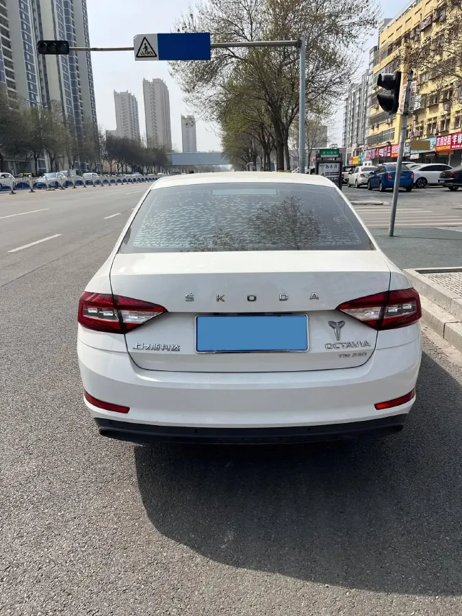 2019 Skoda Octavia 1.2T 116HP L4 7DCT,autocango,china used car exporter,china ev exporter,chinese used car exporter,chinese used ev exporter