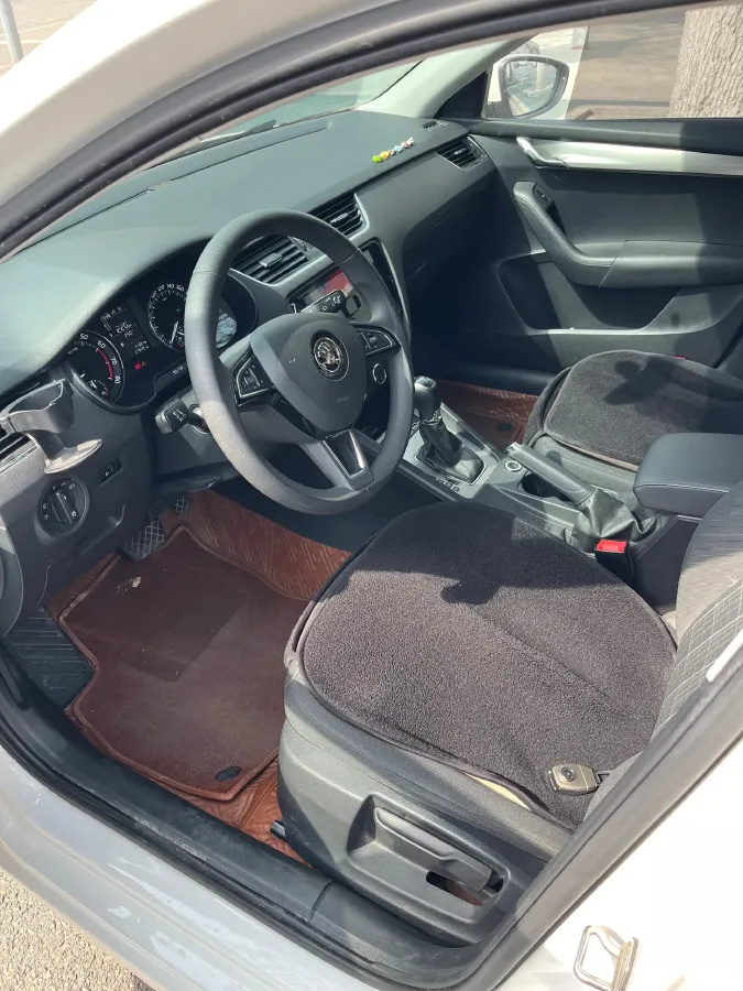 2019 Skoda Octavia 1.2T 116HP L4 7DCT,autocango,china used car exporter,china ev exporter,chinese used car exporter,chinese used ev exporter