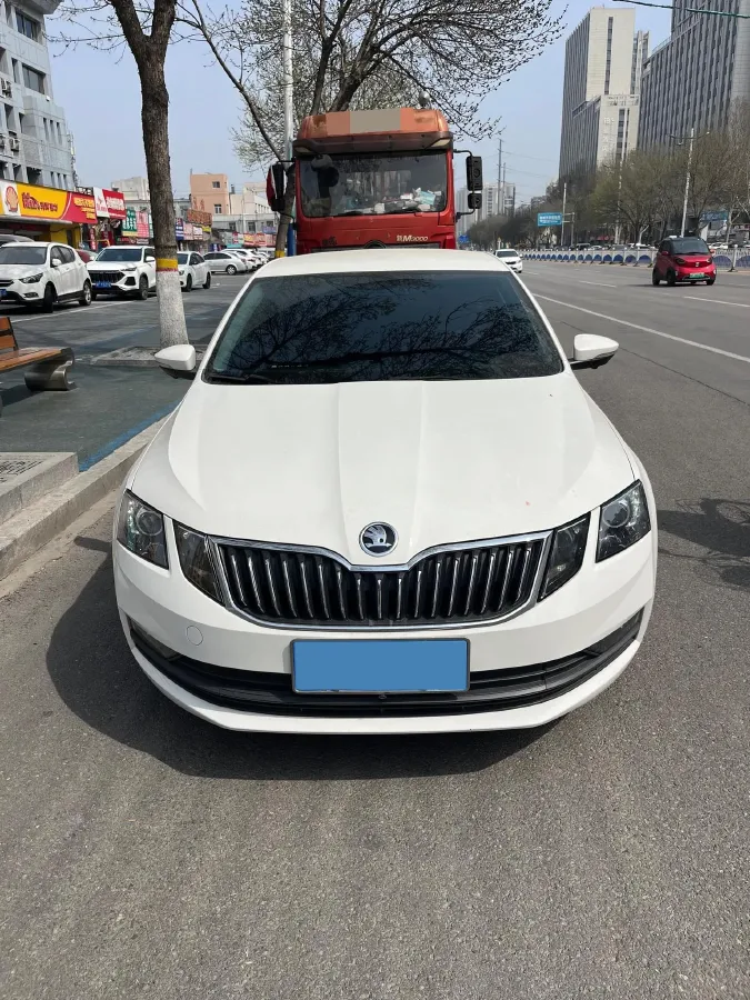 2019 Skoda Octavia 1.2T 116HP L4 7DCT,autocango,china used car exporter,china ev exporter,chinese used car exporter,chinese used ev exporter